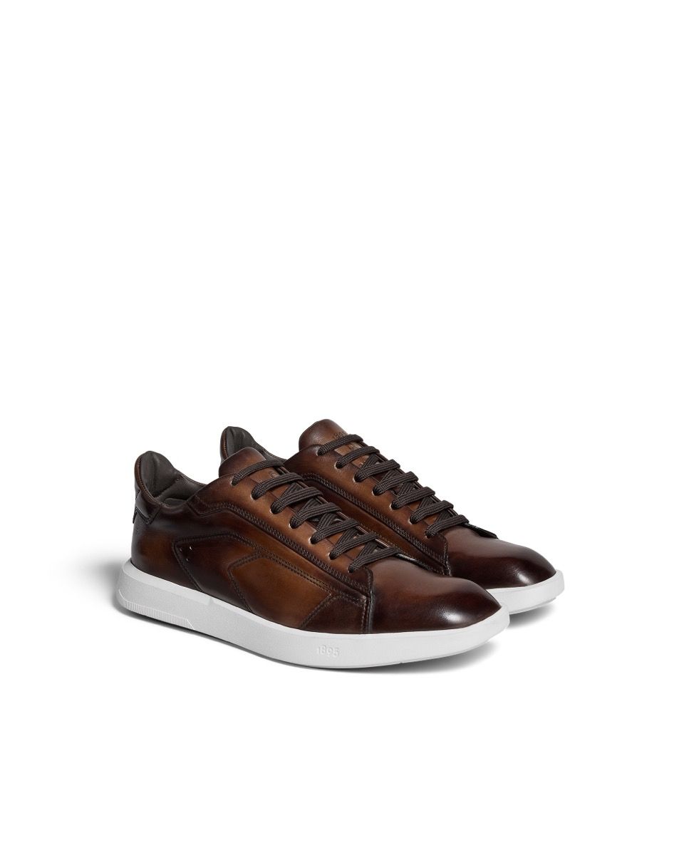 海外希少 Berluti 直営 スエード カーフスキン スニーカー ベルルッティの“ドレススニーカー”に新作、独自染色技法を用いた3色