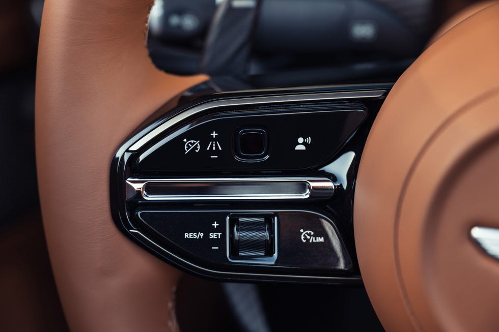 2026 aston martin vantage roadster