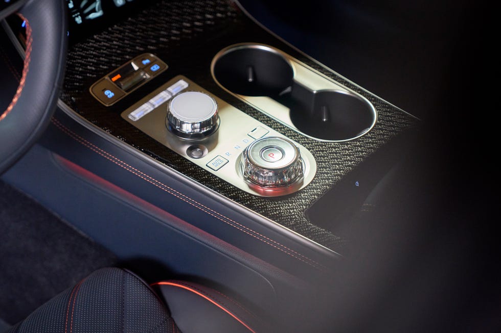 2026 genesis gv70 interior