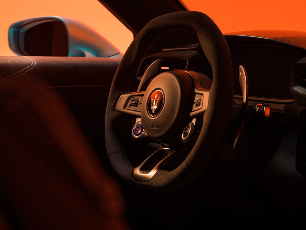 2026 maserati mcpura interior