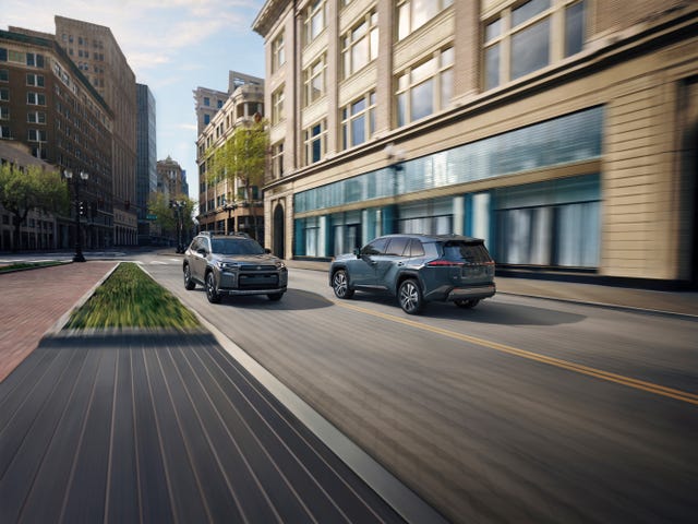 ชมภาพภายนอกสุดงดงามของ 2026 โตโยต้า RAV4 ไฮบริด