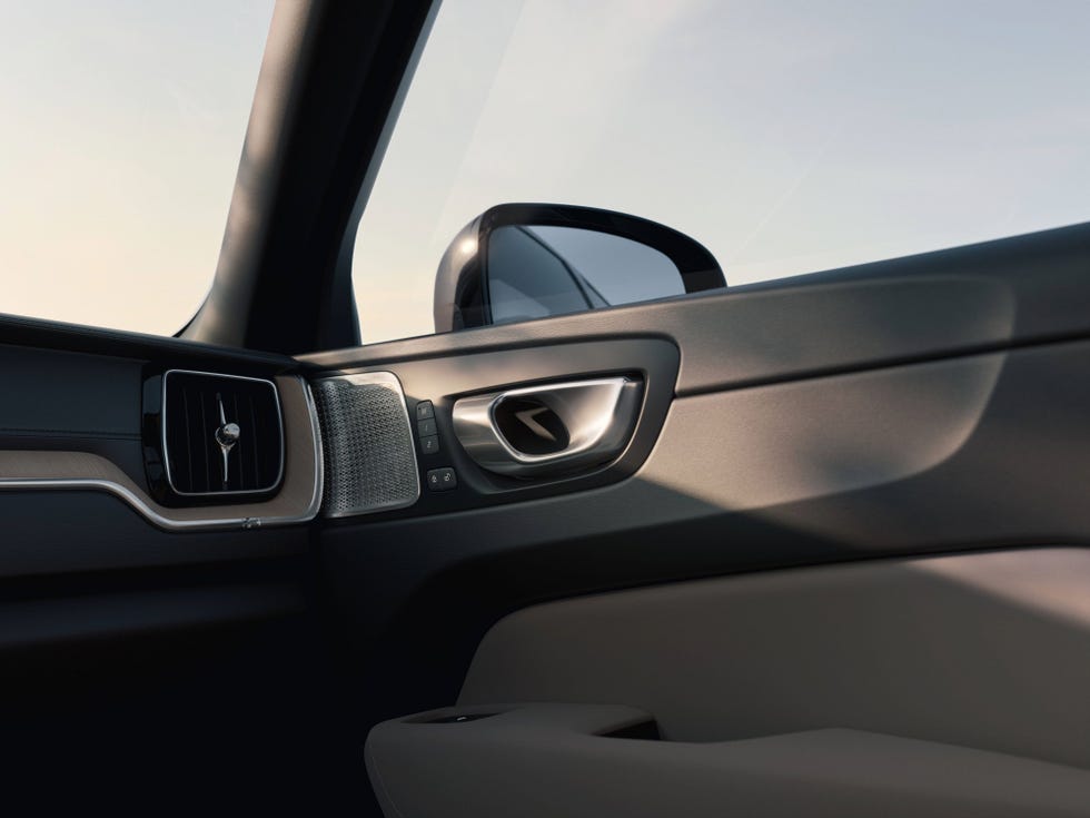 2026 volvo xc60 hybrid interior