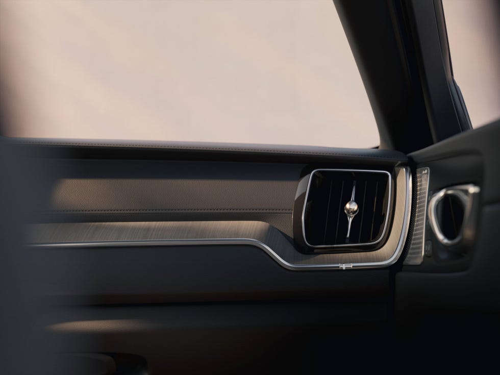 2026 volvo xc60 hybrid interior