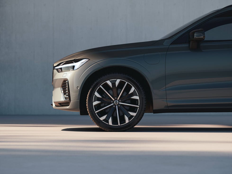 2026 volvo xc60 hybrid