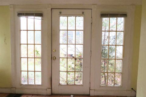 Window, Daylighting, Sash window, Architecture, Room, Glass, Interior design, Window treatment, Door, Window covering, 