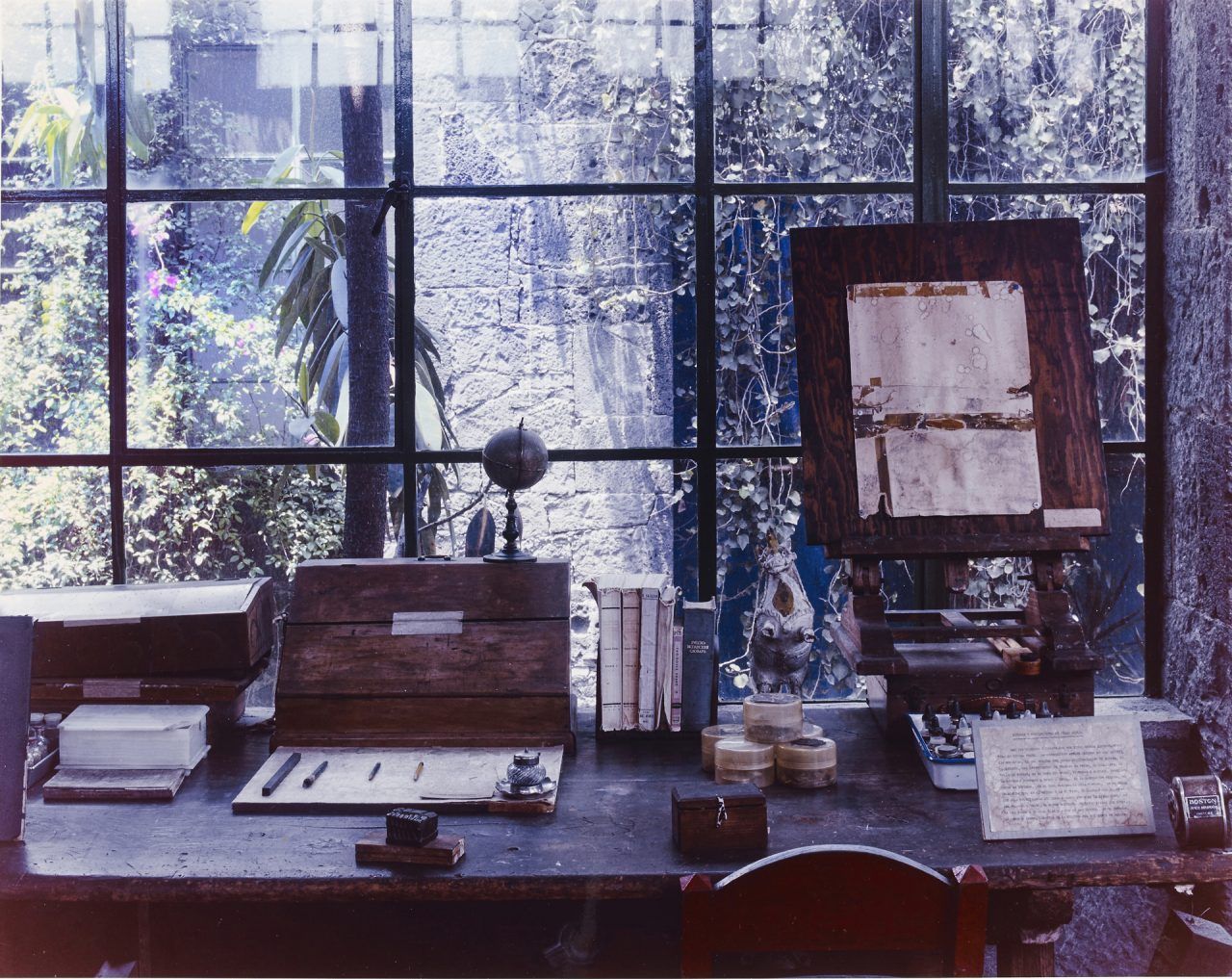 写真家・髙橋恭司の個展「Ghost」作品集