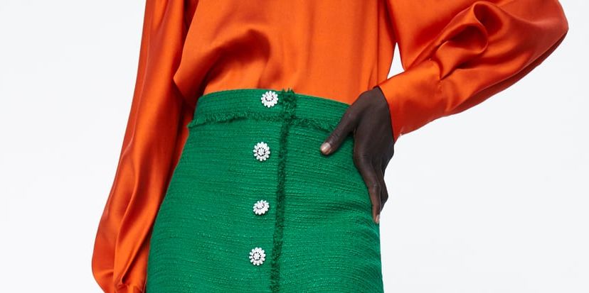 La falda de invitada más viral (y de Zara tiene una nueva versión en este color Zara tiene la falda de invitada perfecta para triunfar