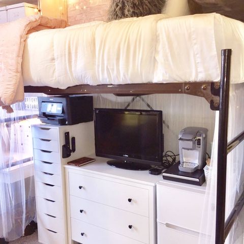 Room, Drawer, Interior design, Textile, Cabinetry, Chest of drawers, Display device, Lamp, Linens, Home appliance, 