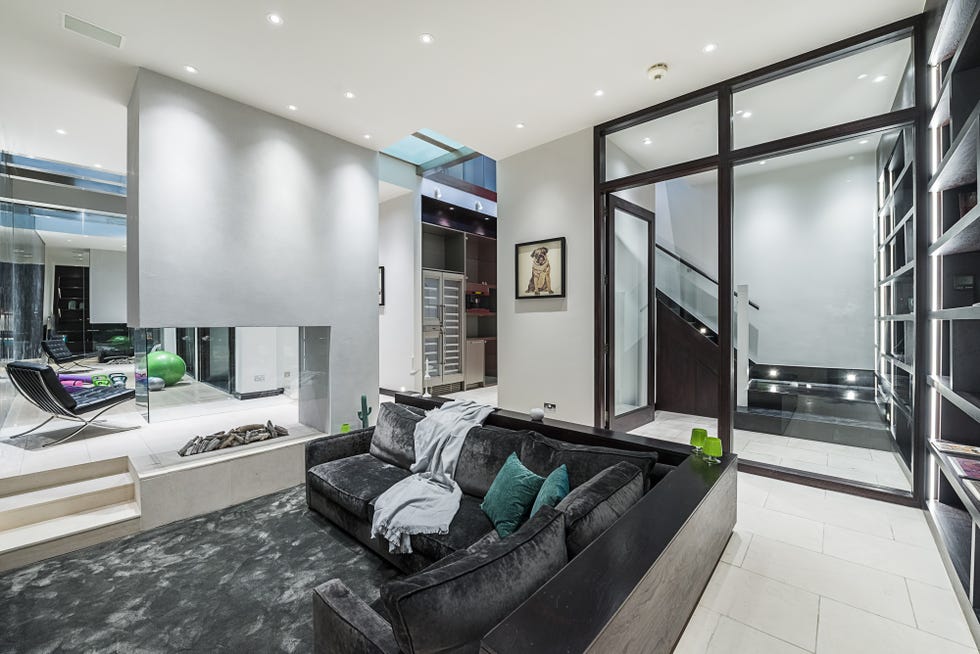 Luxurious House For Sale In Only Private Gated Mews In Belgravia – Mews ...