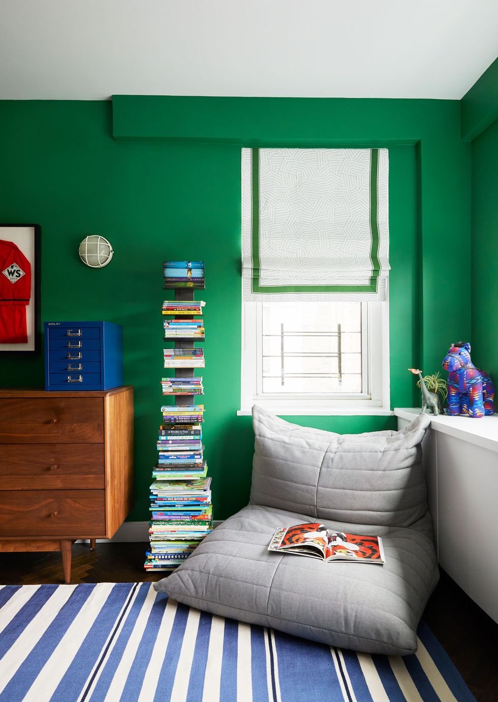 Blue, Room, Green, Furniture, Interior design, Turquoise, Bedroom, Red, Wall, Bed sheet, 
