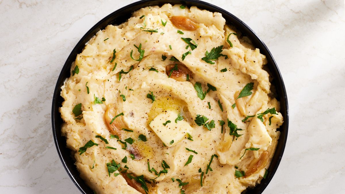 Crispy Garlic Smashed Potatoes - Savory Nothings