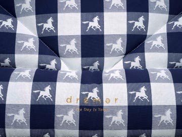 hastens dremar bed closeup