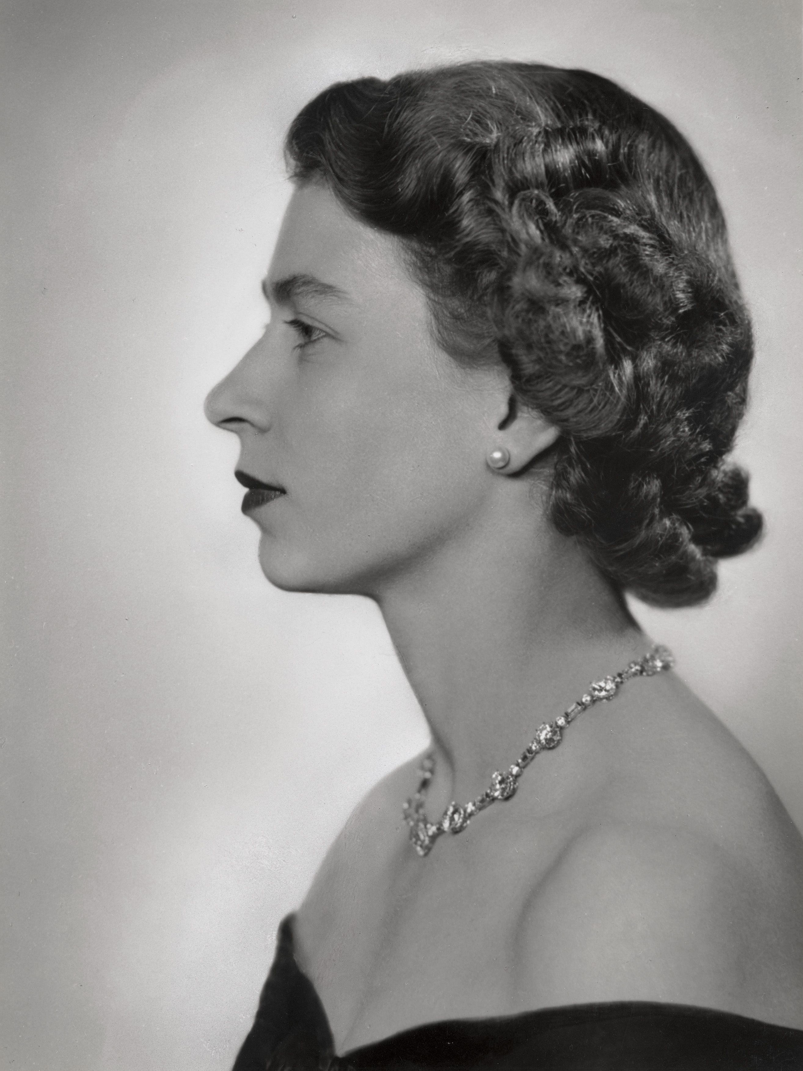 First Official Portraits of Queen 1952 Photos Elizabeth — From