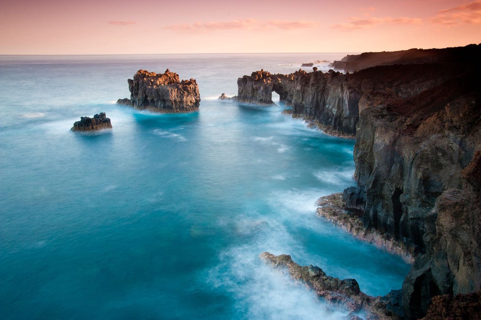 El Hierro is het kleinste 167 vierkante kilometer en jongste eiland van alle Canarische Eilanden en is een Unescobiosfeerreservaat en geopark