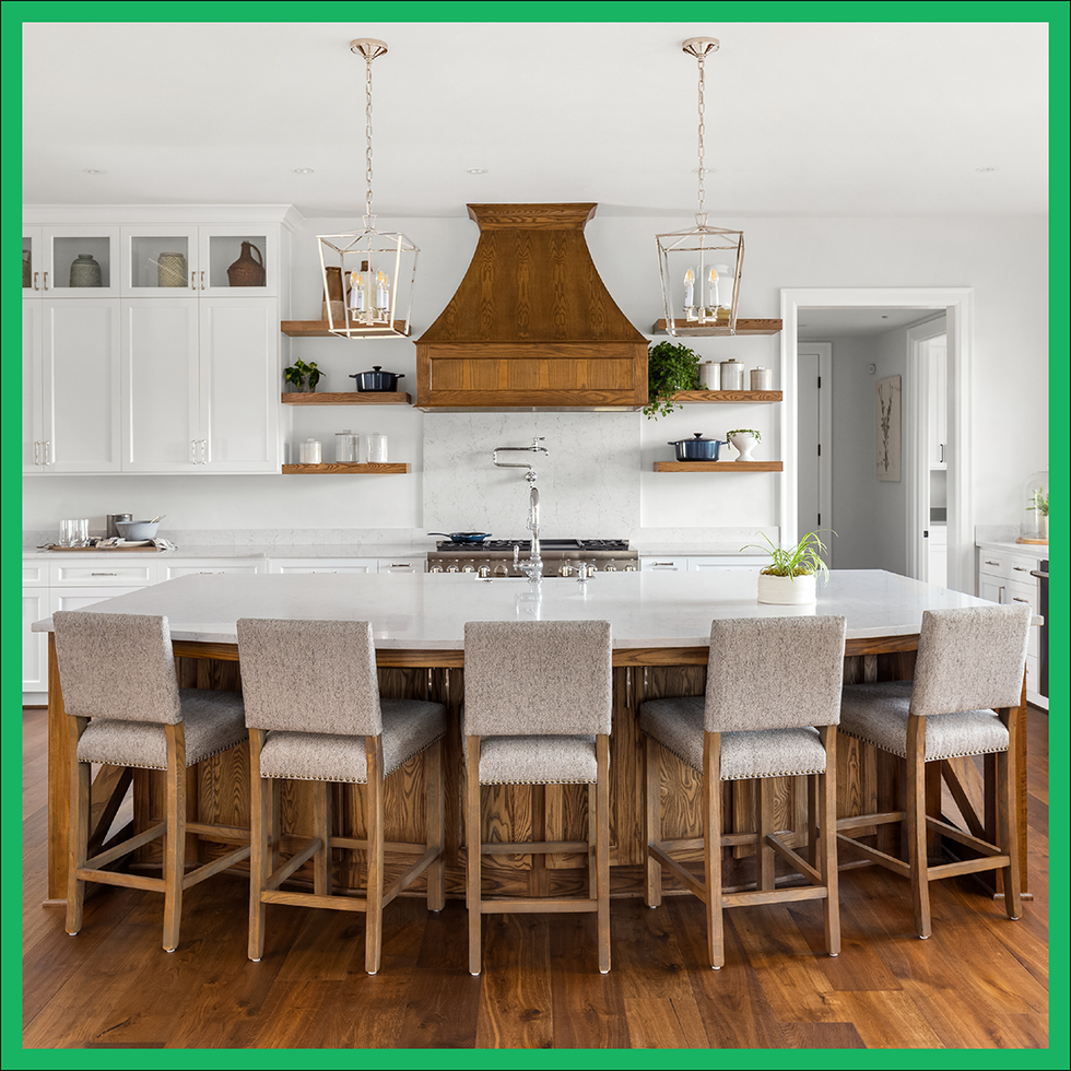 22 Del Kitchentrends2024 Inline R1 5 Big Kitchen Island 653a912aa7892 ?crop=1xw 1xh;center,top&resize=980 *