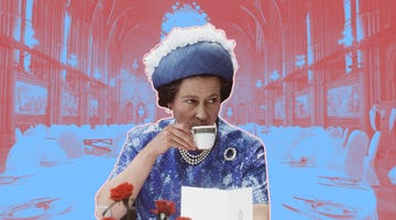 queen elizabeth drinking tea