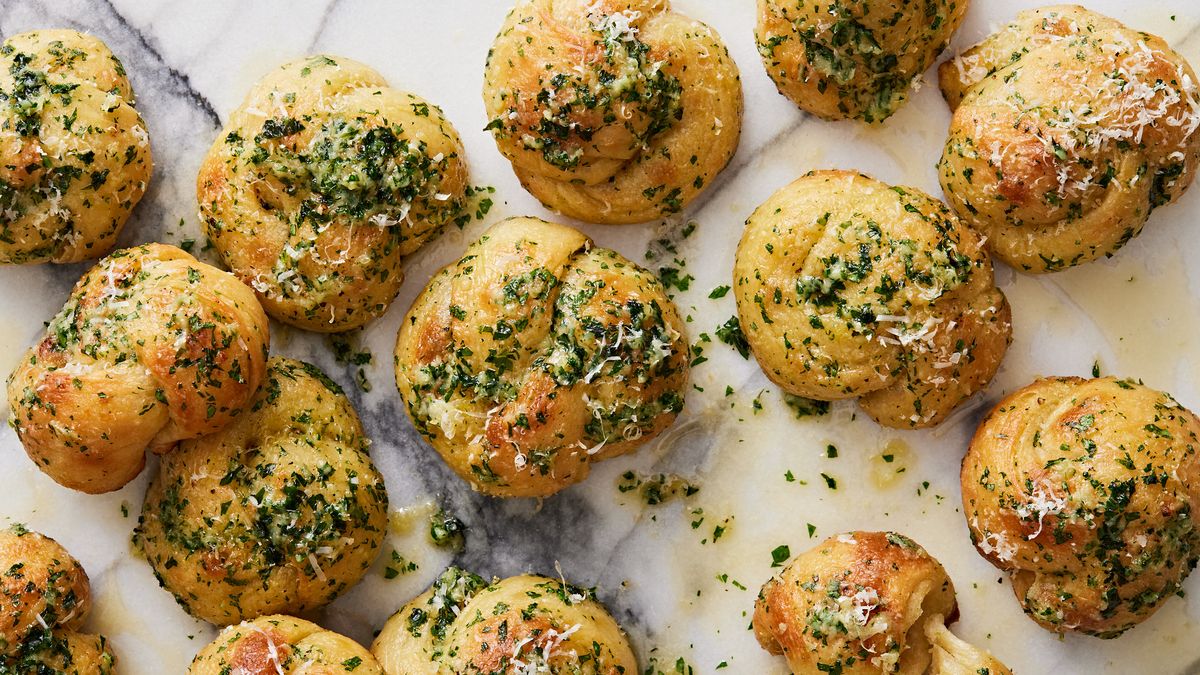 preview for How To Make Garlic Knots Better Than Any Pizzeria