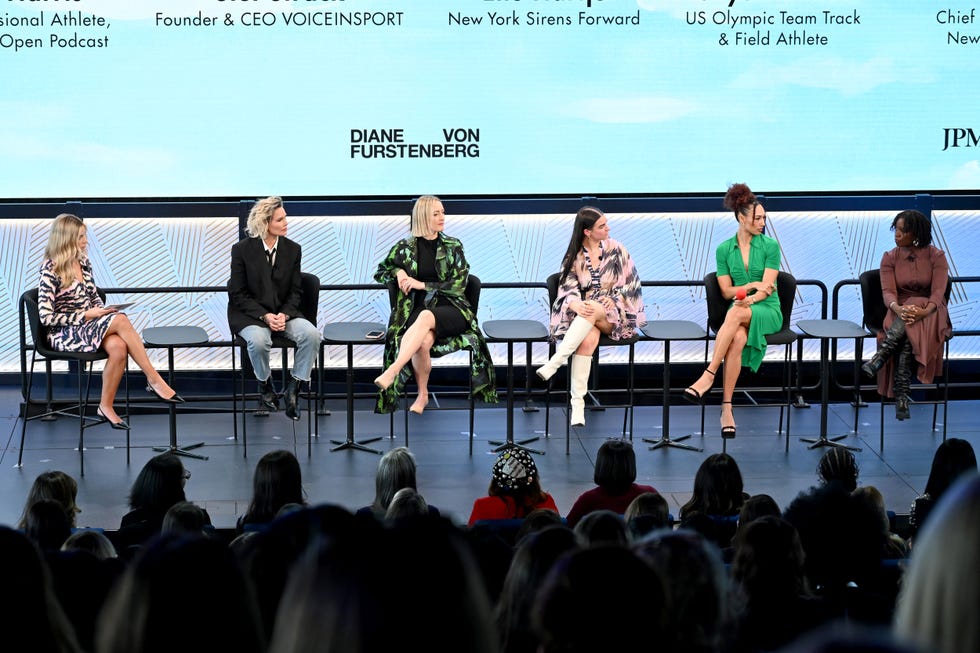 new york, new york march 07: (l r) katie feeney, ashlyn harris, stef strack, elle hartje, taliyah brooks and shana stephenson speak onstage during diane von furstenberg celebrates iwd, presented by youtube and jpmorganchase on march 07, 2025 in new york city. (photo by dave kotinsky/getty images for diane von furstenberg, youtube and jpmorganchase)