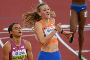 femke bol pakt zilver op de 400 meter horden tijdens de wk atletiek 2022