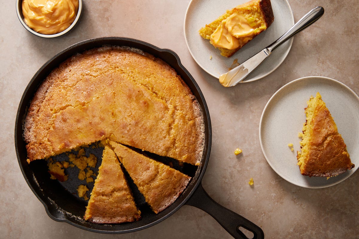 Best Skillet Cornbread Recipe - How To Make Skillet Cornbread