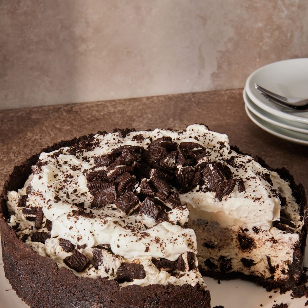 oreo cookie crust with whipped cream filling