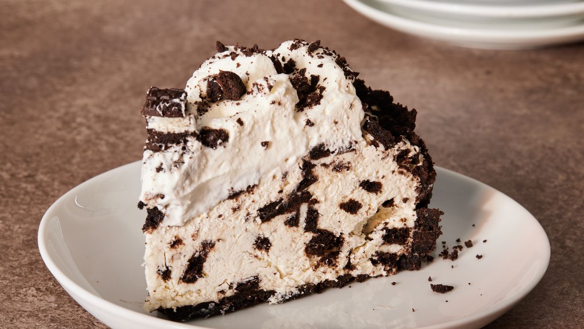 preview for Oreo Pie Is The Ultimate Cookies And Cream Dessert