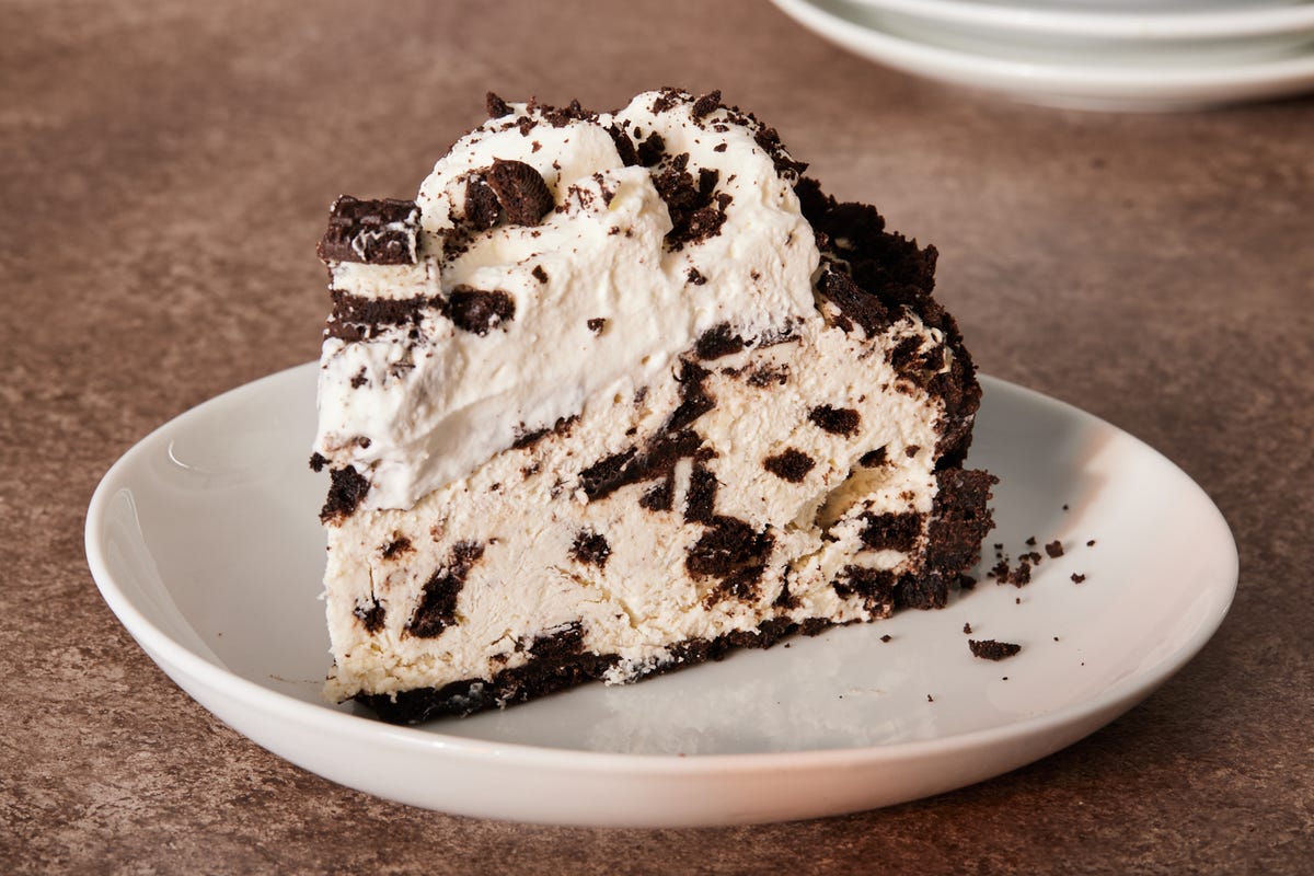 preview for Oreo Pie Is The Ultimate Cookies And Cream Dessert