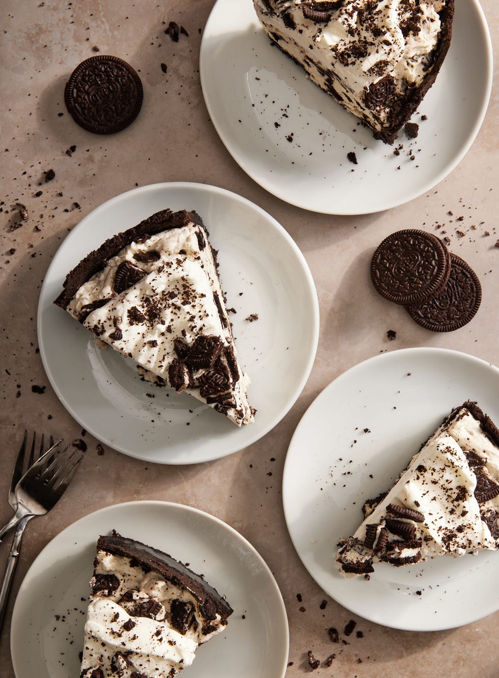 oreo cookie crust with whipped cream filling