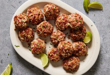 bacon guac bombs