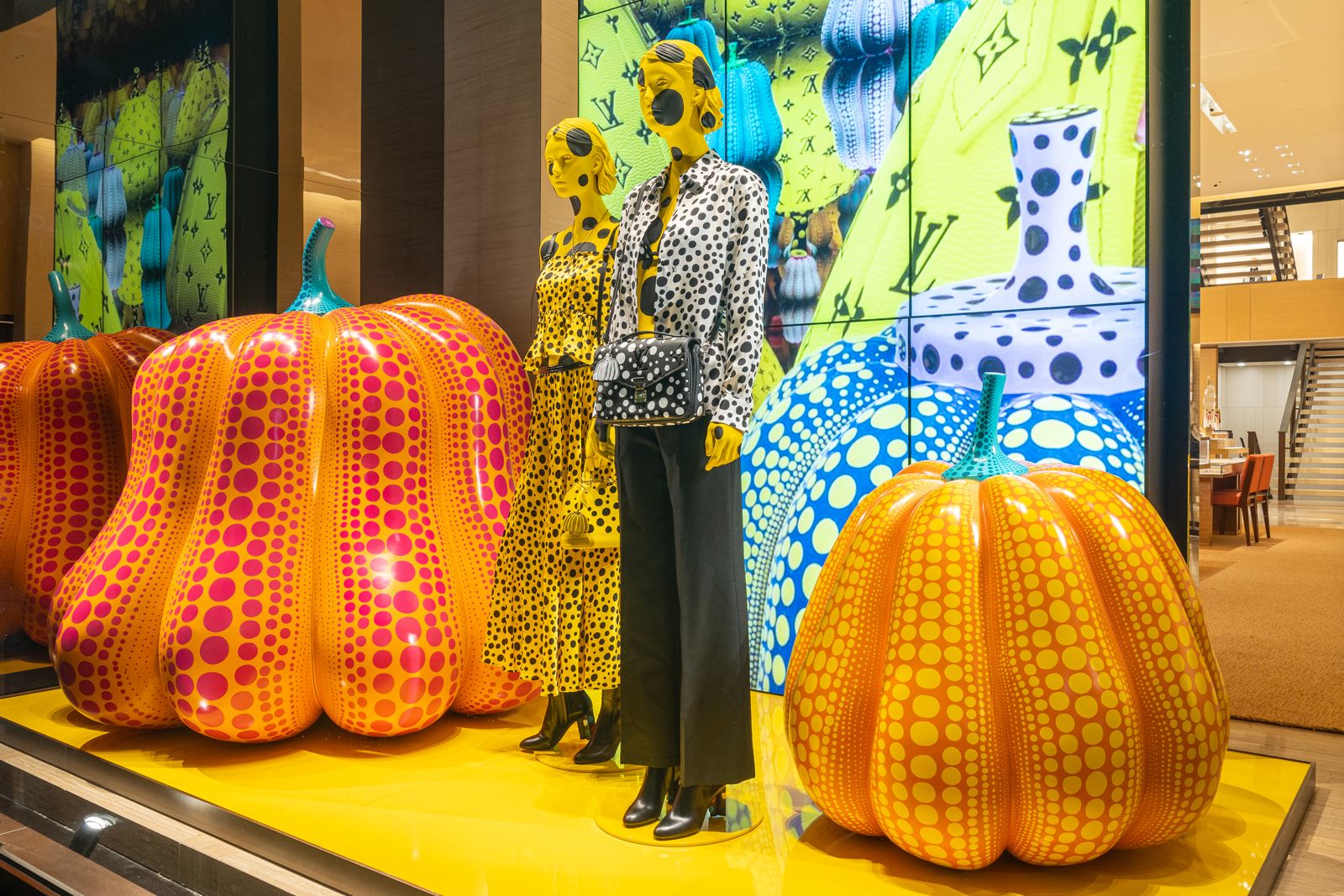 ルイ・ヴィトン」が「ルイ・ヴィトン × 草間彌生」コレクション