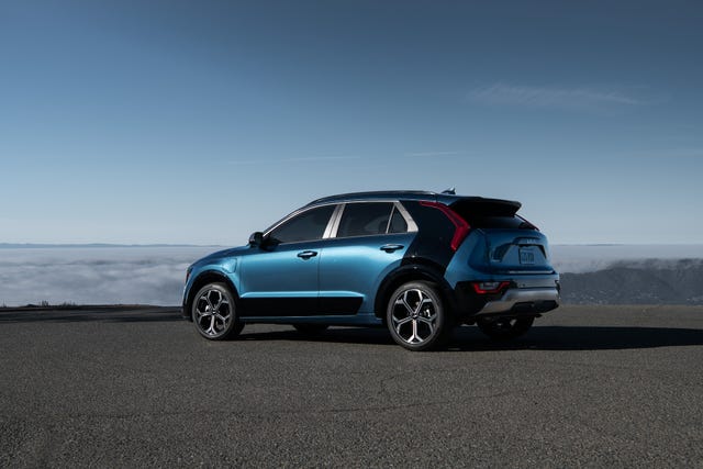 2025 Kia Niro Hybrid and Plug-In Hybrid Prices Barely Change