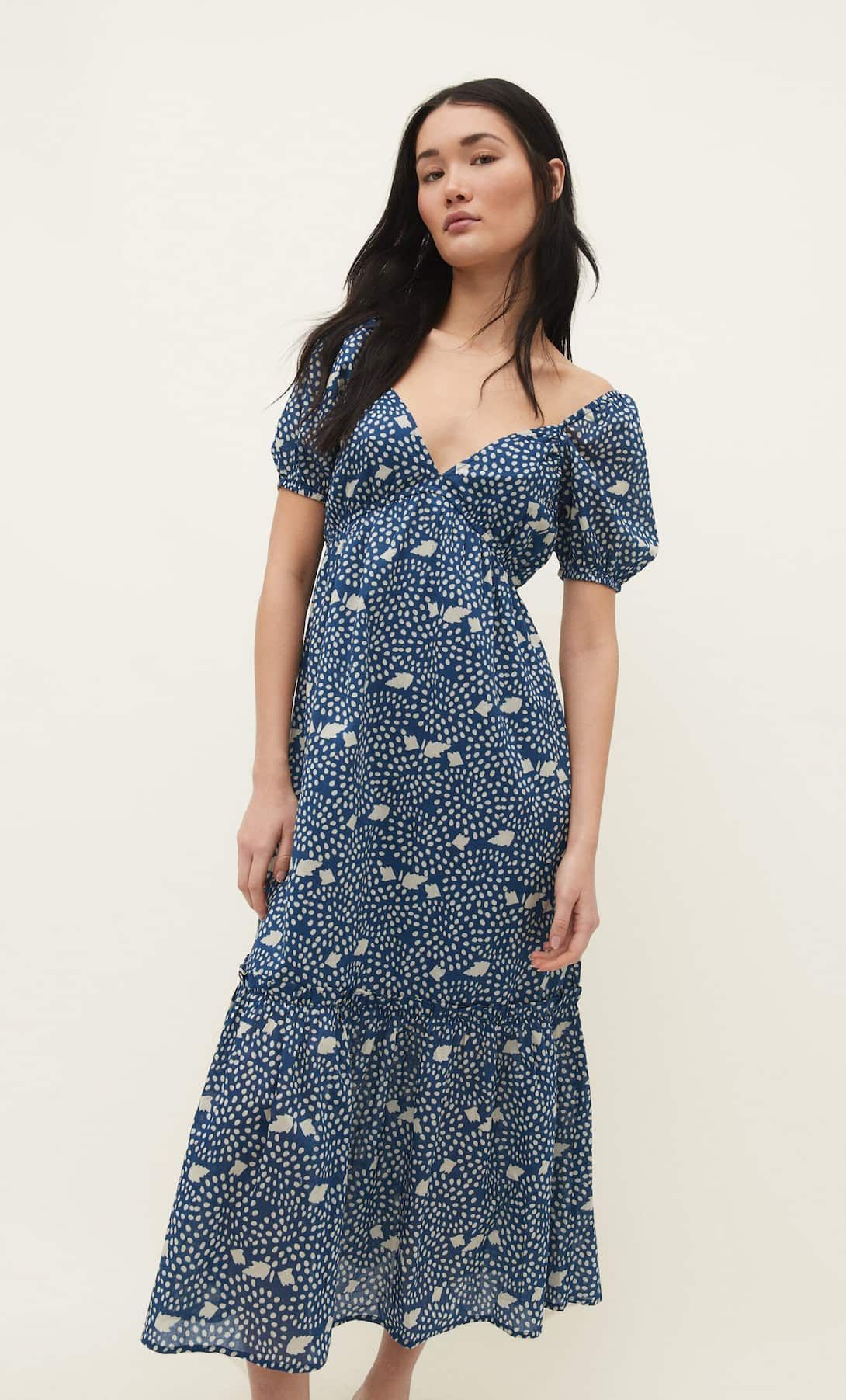 El vestido largo bohemio estampadoazul de Stradivarius