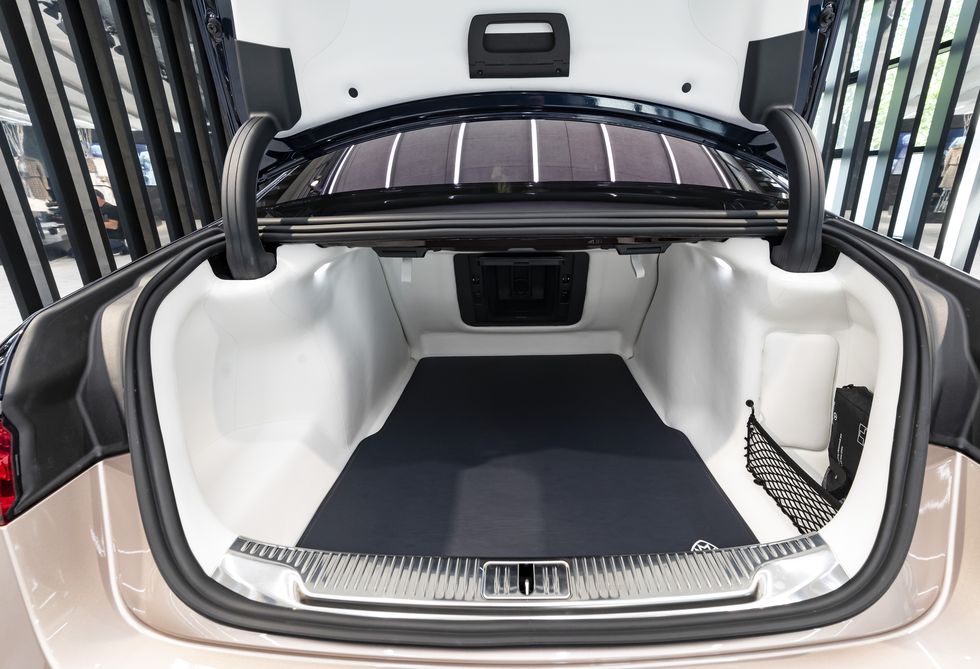 Mercedes-Maybach Unveils Haute Voiture Concept Car