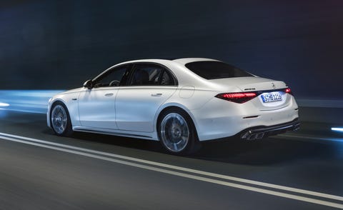 der neue mercedes amg s 63 e performance angaben wltp kraftstoffverbrauch gewichtet, kombiniert 4,4 l100 km, co2 emissionen gewichtet, kombiniert 100 gkm, stromverbrauch gewichtet, kombiniert 21,4 kwh100 km exterieur manufaktur kaschmirweiß magno interieur leder exklusiv nappa amg macchiatobeige magmagrau the new mercedes amg s 63 e performance data wltp weighted, combined fuel consumption 44 l100 km weighted, combined co2 emissions 100 gkm weighted, combined power consumption 214 kwh100 km exterior manufaktur cashmere white magno interior amg exclusive nappa leather macchiato beige magma grey 