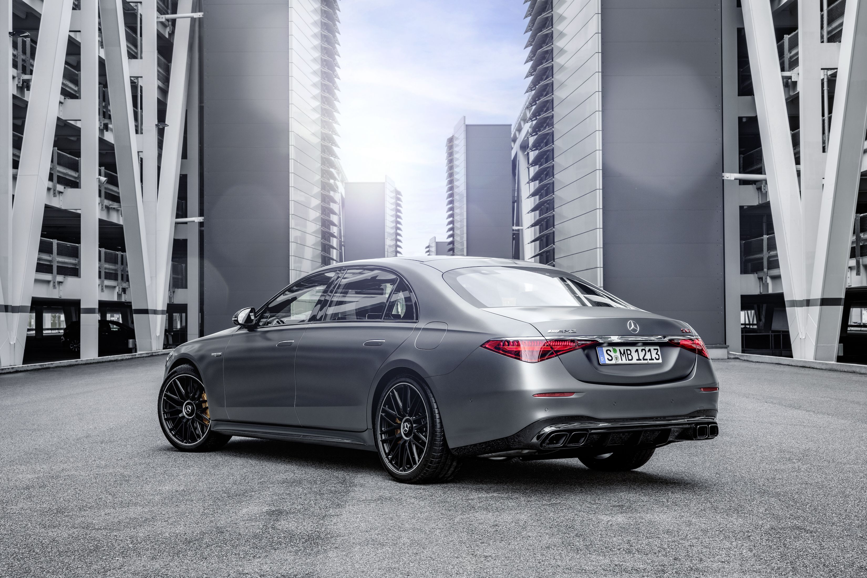 AMG S63 2023 Mercedes-AMG S 63 E Performance Boasts 791 Electrified