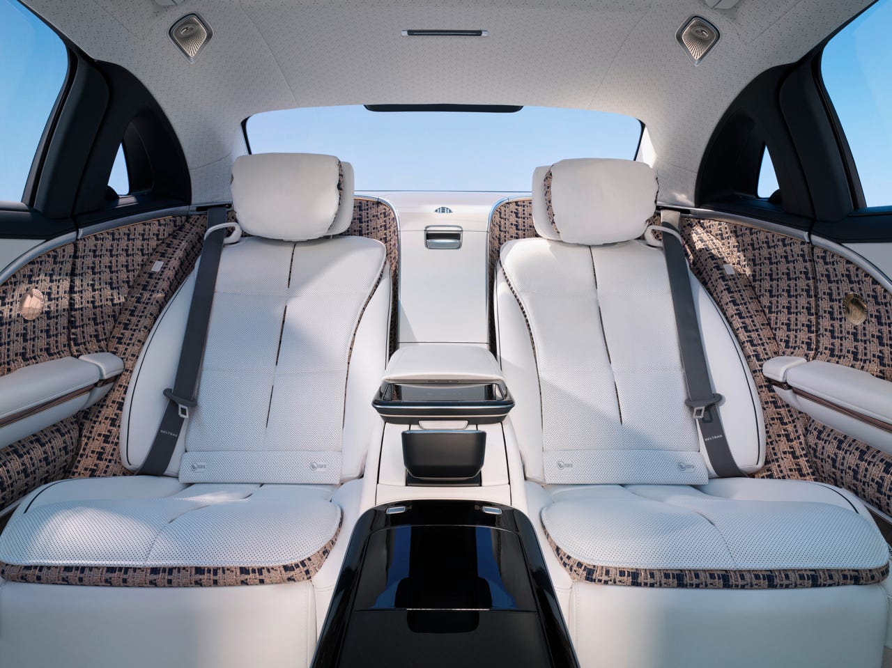 maybach 2023 bianco