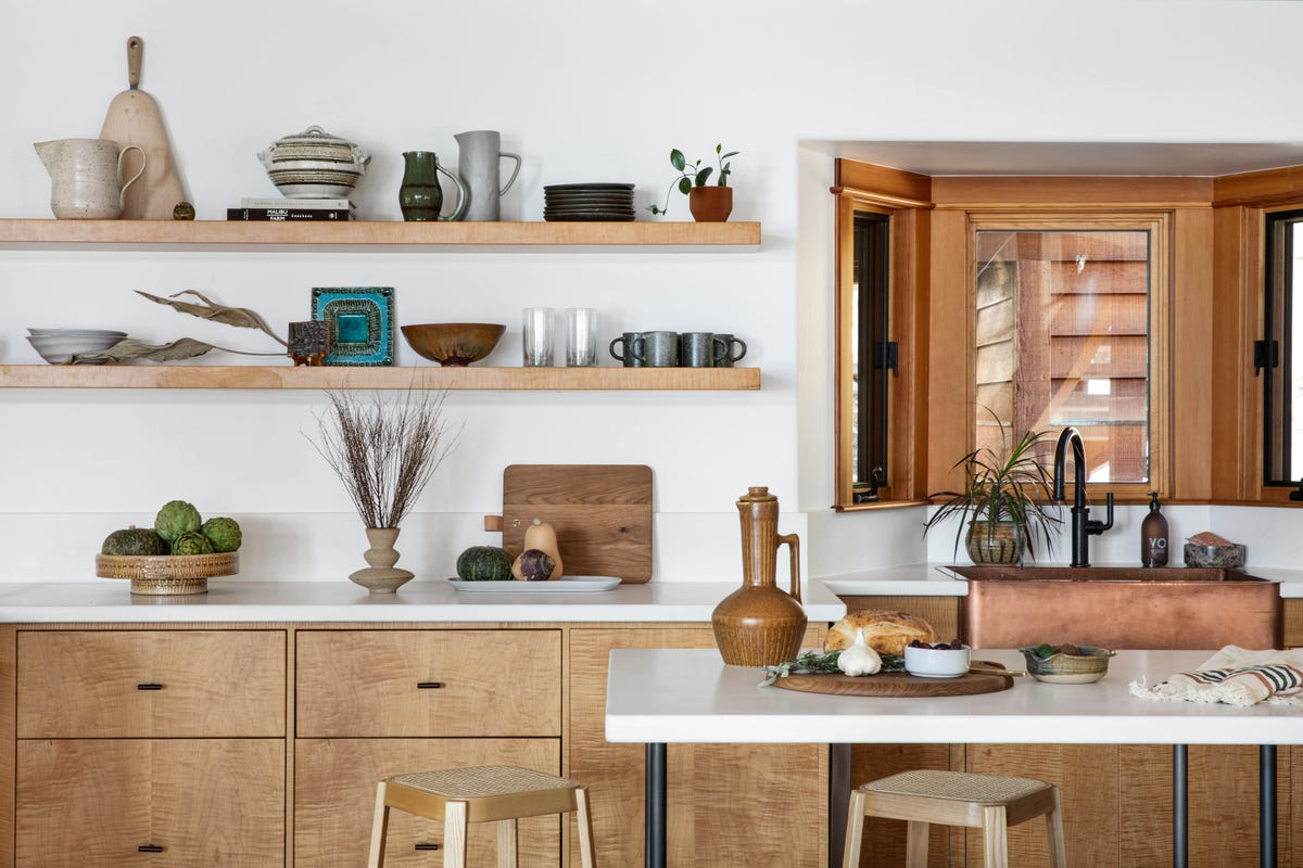 The Most DIVISIVE Wood Stain From the '90s Is Back in a Big Way