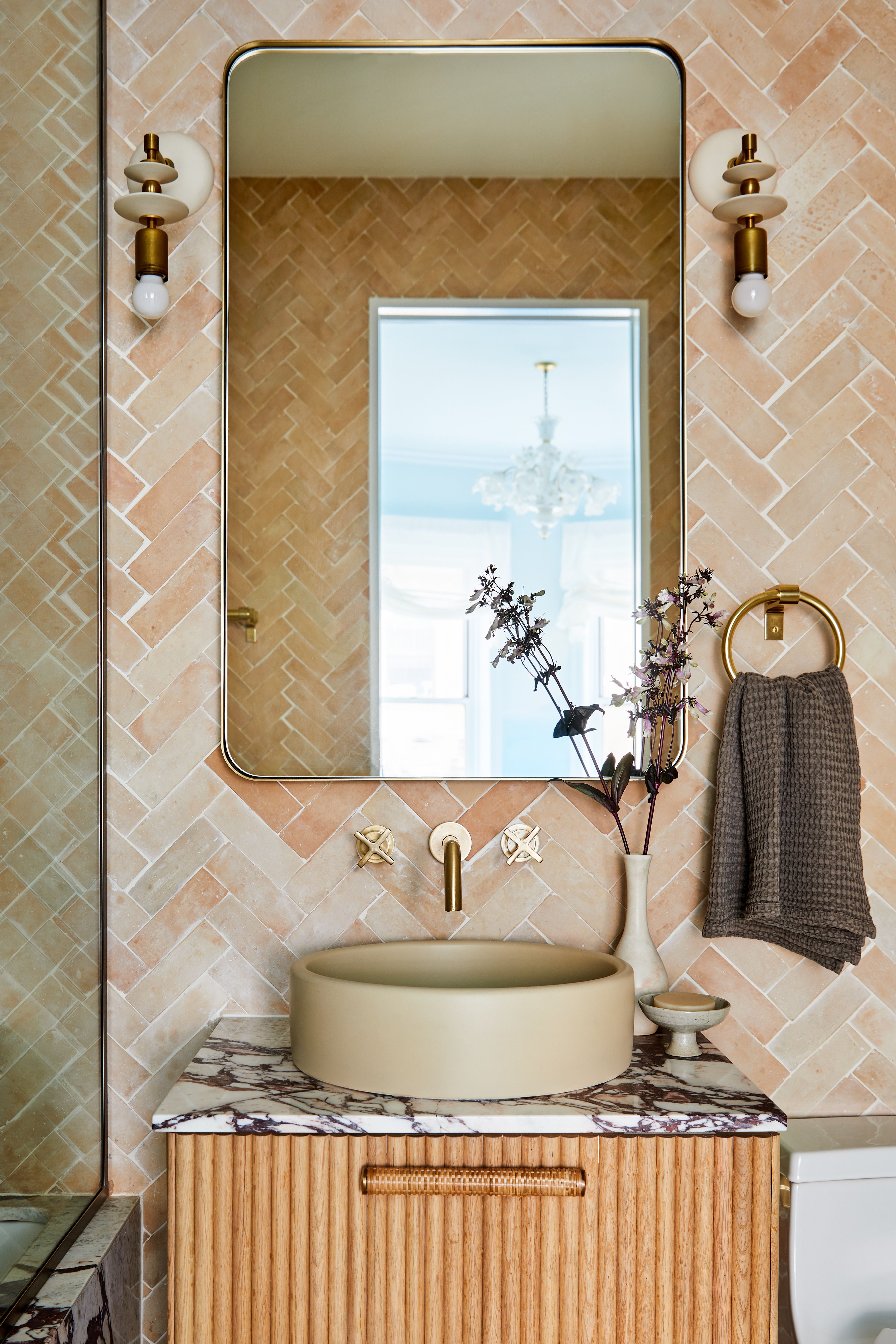 Bathroom Trends 2024: Refresh with the Future - Decorilla Online Interior  Design