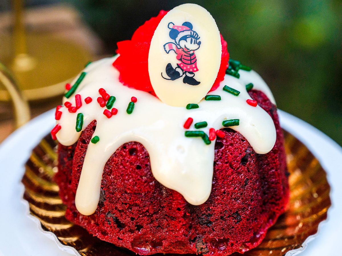 This Disney Kitchen Holiday Decor Will Fill Your Kitchen With Holiday Magic  - home 