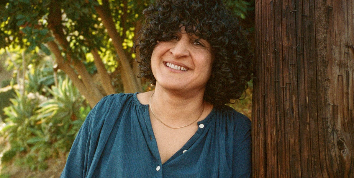 Samin Nosrat Has Perfected the Art of the Group Dinner - ELLE