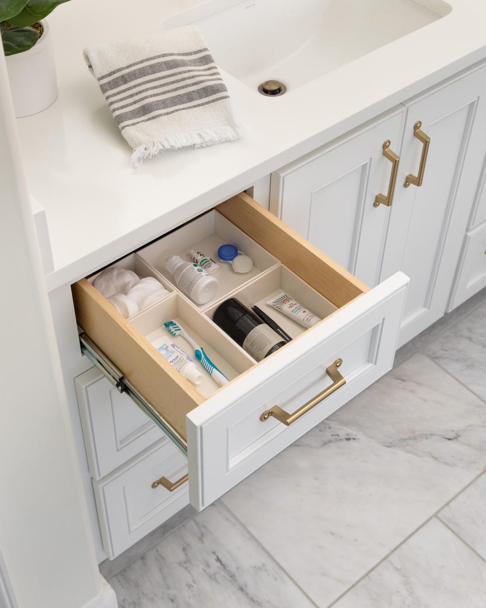 organized drawer in bathroom