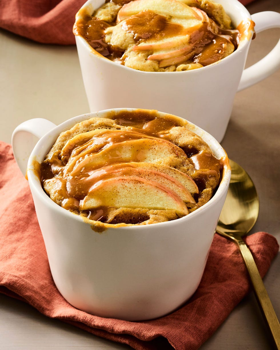 caramel apple mug cake
