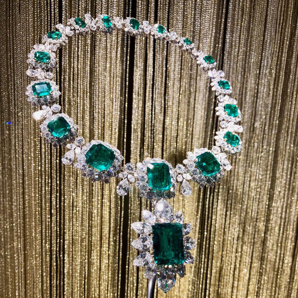 Jewellery, Necklace, Fashion accessory, Emerald, Gemstone, Body jewelry, Jewelry making, Turquoise, Chain, 
