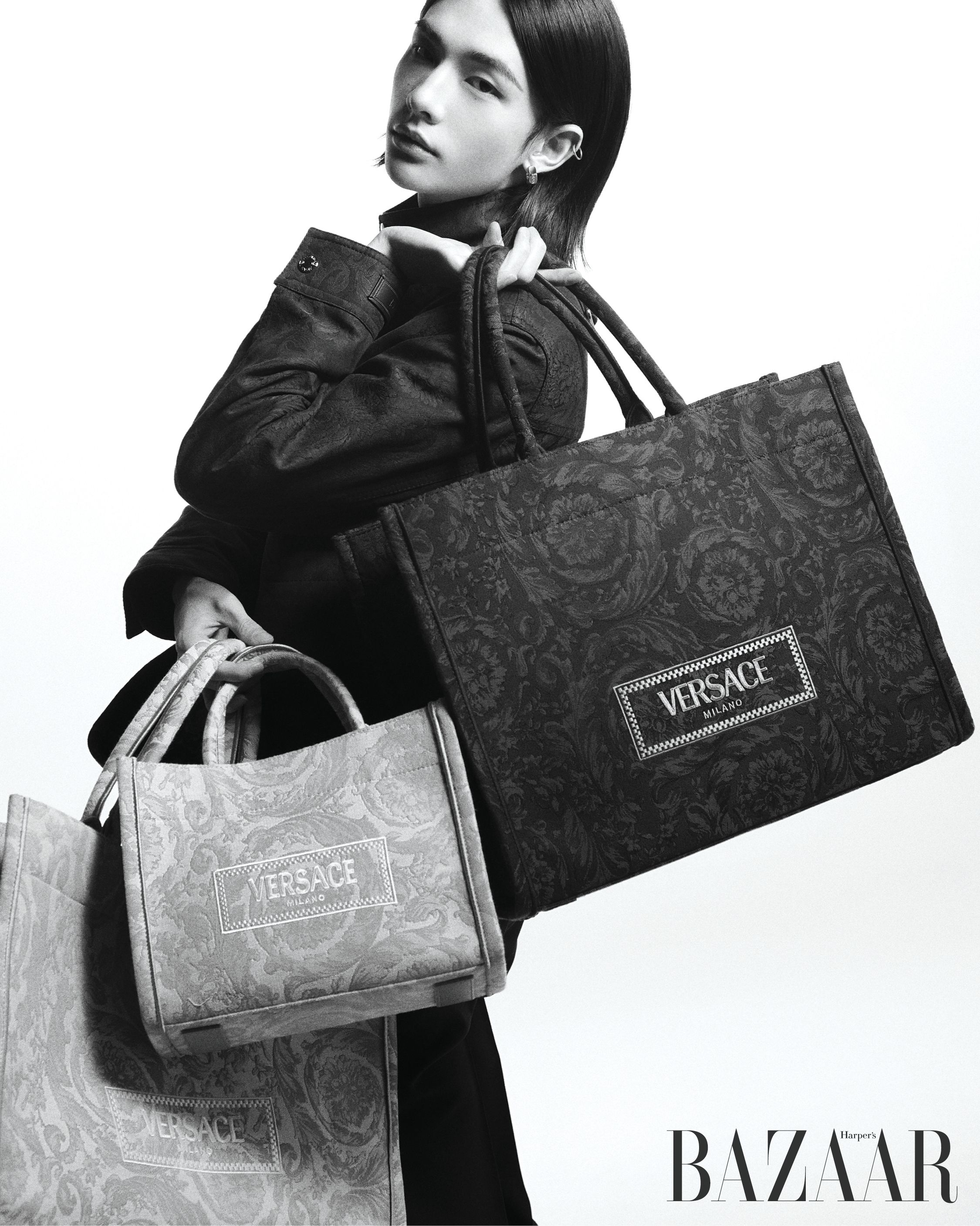 【VERSACE】StrayKidsヒョンジン着用 ラムレザー ショルダー bag Stray Kids ヒョンジン着用『VERSACE』ショルダー バッグ