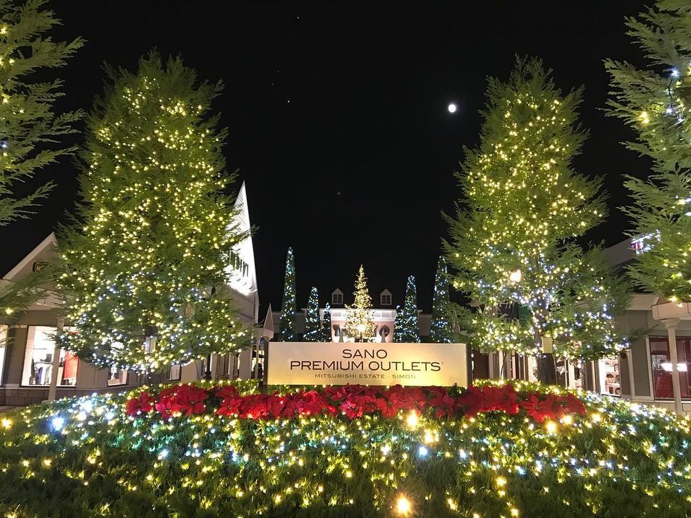 Night, Tree, Landmark, Christmas, Christmas lights, Lighting, Christmas decoration, Light, Christmas tree, Town, 