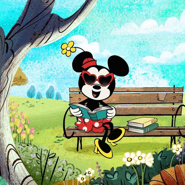 Minnie a Disneyland in pantaloni: scoppia la polemica
