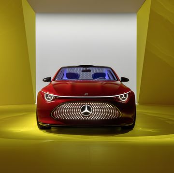 Mercedes-Benz Pitches the Viano Vision Pearl as the “S-class of Vans”