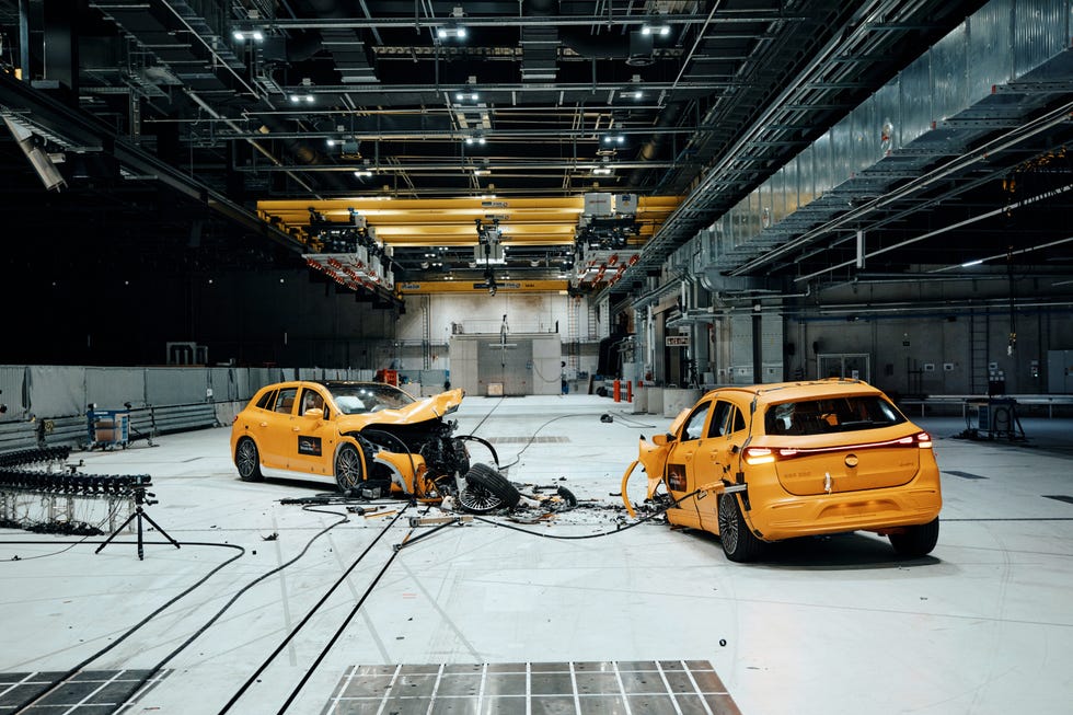 mercedes benz eqa und eqs suv after the crash test