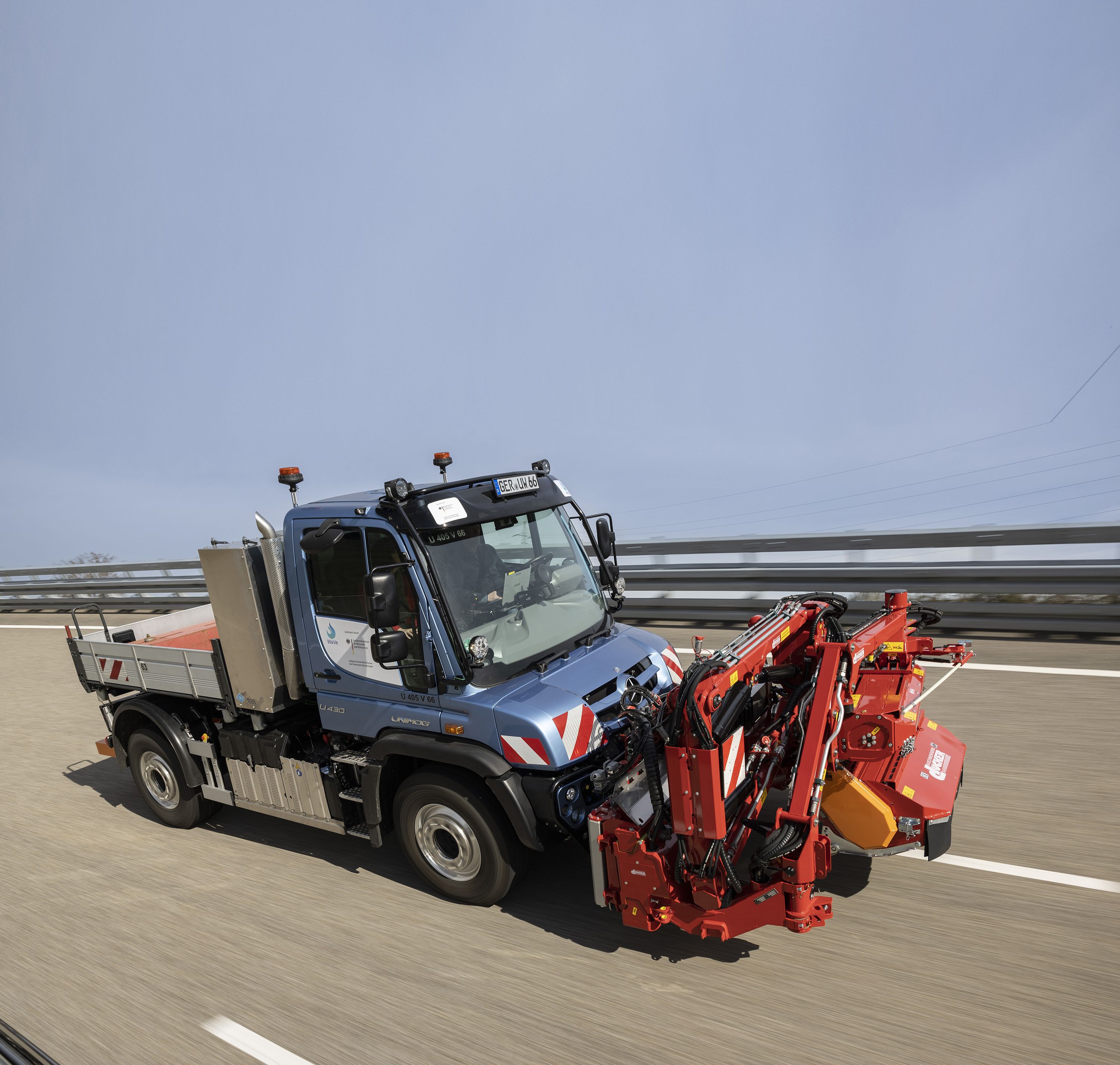 Check Out Mercedes' Zero-Emission Unimog—Powered by Hydrogen