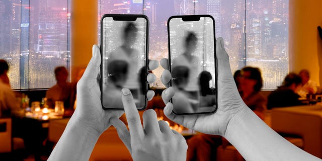 should restaurants ban phones